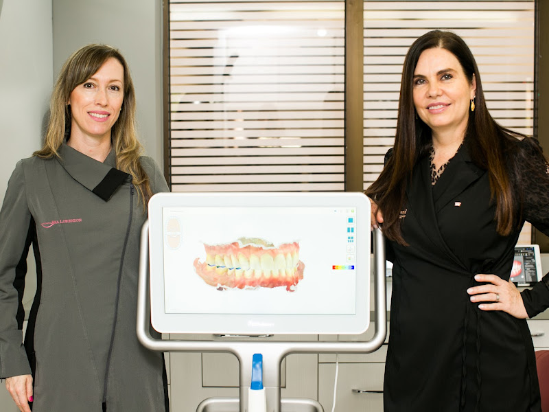 Foto de Dra Ana Lorenzon e Dra Karin Freund Ortodontia