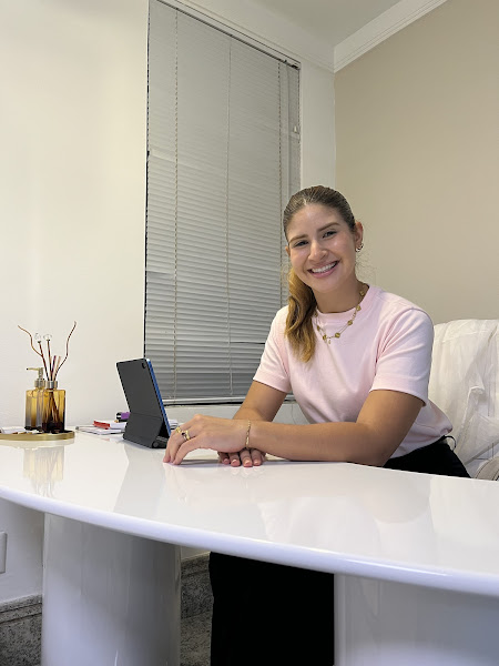 Foto 2 de Dra. Ana Luiza Brito - Dentista