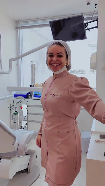 Foto 3 de Dra. Ana Luiza Leal - IMPLANTES E PRÓTESES DENTÁRIAS