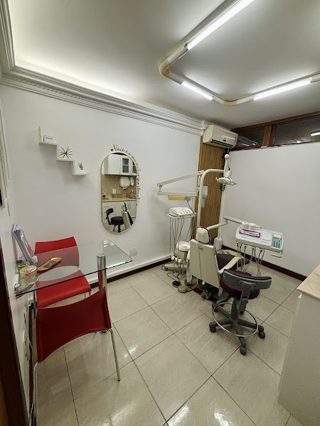 Foto 3 de Dra. Ana Luiza Madureira• Consultório Odontológico