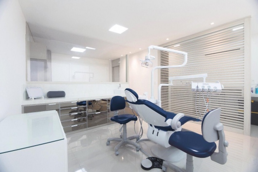 Foto 2 de Dra. Ana Luiza Sena, Dentista