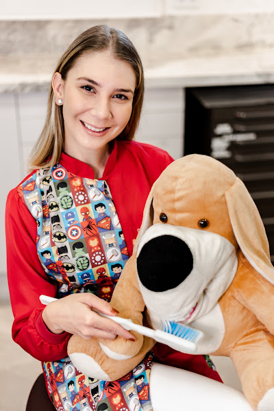 Foto 2 de Dra Ana Luiza Zago Gomes - Odontopediatria