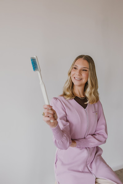 Foto 3 de Dra Ana Luiza Zago Gomes - Odontopediatria