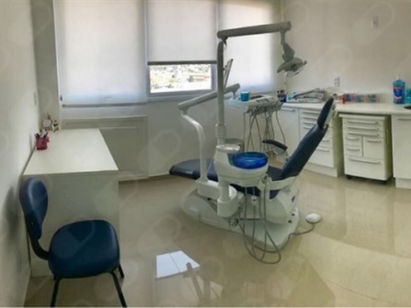 Foto 5 de Dra. Ana Paula de Lima - Dentista Vila da Penha Carioca Shopping - Especialista em Implante Dentário
