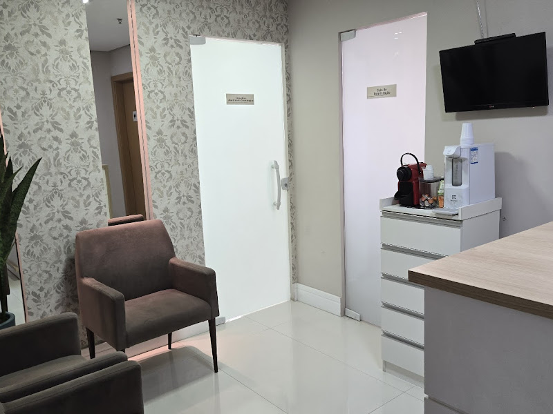 Foto 3 de Dra. Ana Paula Falcão de Moura Gierlich