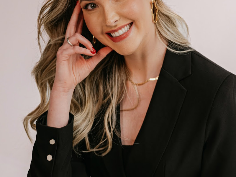 Foto 2 de Dra. Ana Paula Gadonski - Harmonização Facial em Cascavel