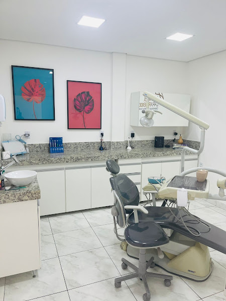 Foto 2 de Dra. Ana Paula Lara Resende Odontologia e Estetica Facial