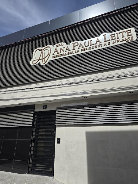 Foto 2 de Dra. Ana Paula Leite - Implantes e Cirurgias