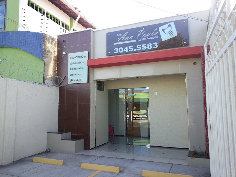 Foto 3 de Dra. Ana Paula Lopes Ramos - Odontologia