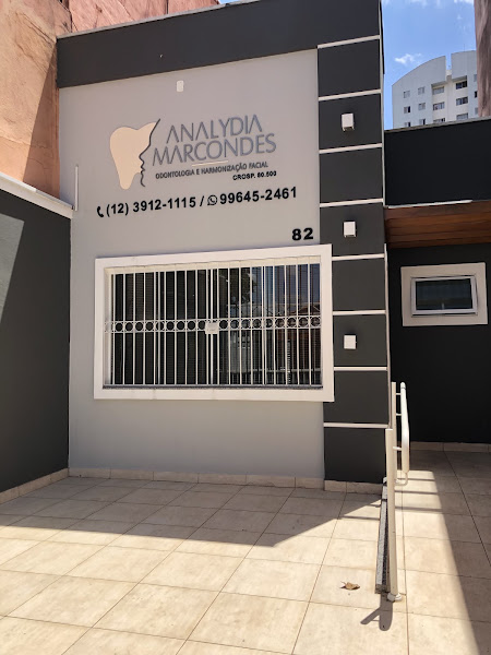 Foto 2 de Dra. Analydia Marcondes Odontologia e Harmonização facial