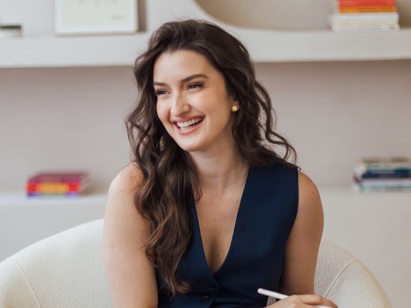 Foto de Dra. Andressa Faria - Odontologia Estética e Reabilitação Oral - CROMG 58.904