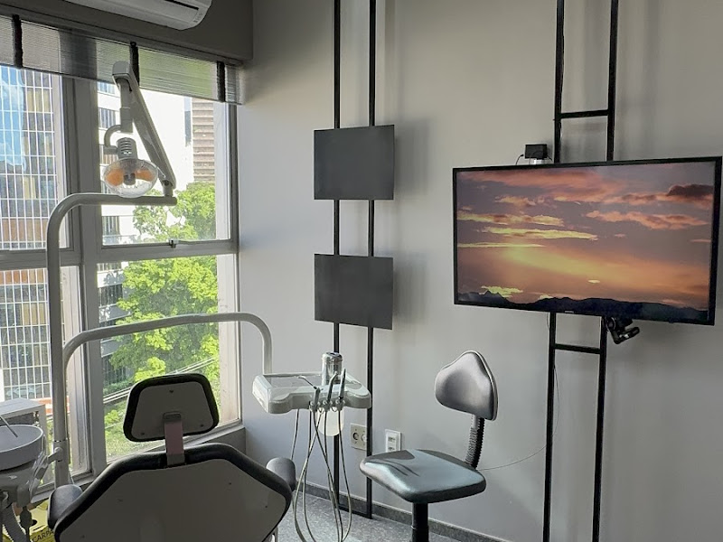 Foto 7 de Dra. Andressa Faria - Odontologia Estética e Reabilitação Oral - CROMG 58.904