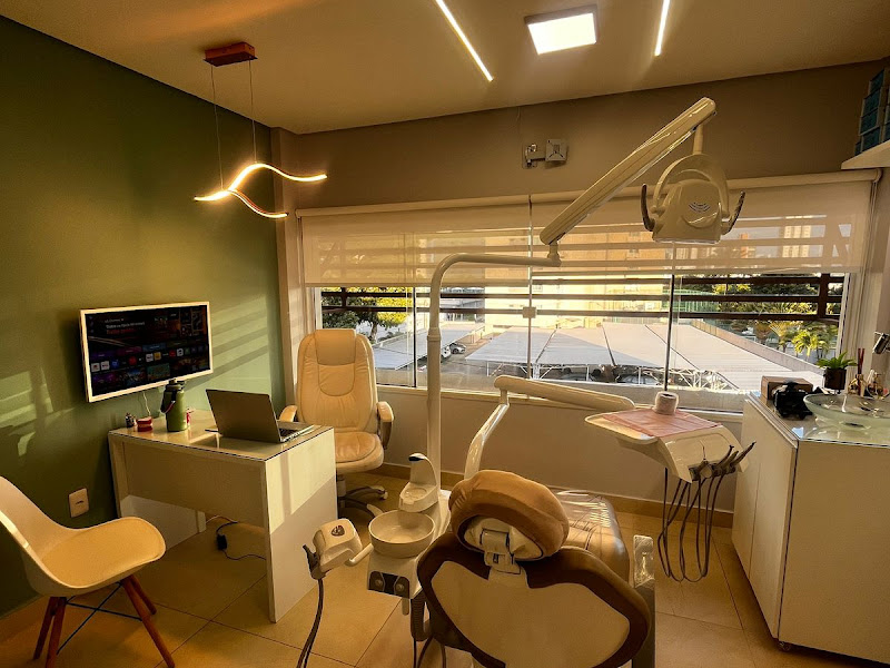 Foto de Dra. Andressa Lima - Dentista, Invisalign, Harmonização Orofacial