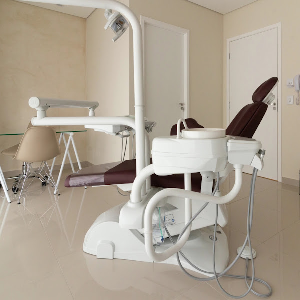 Foto 3 de Dra Andressa Veiga. Protesista. Dentista especialista em próteses estéticas e reabilitações orais.