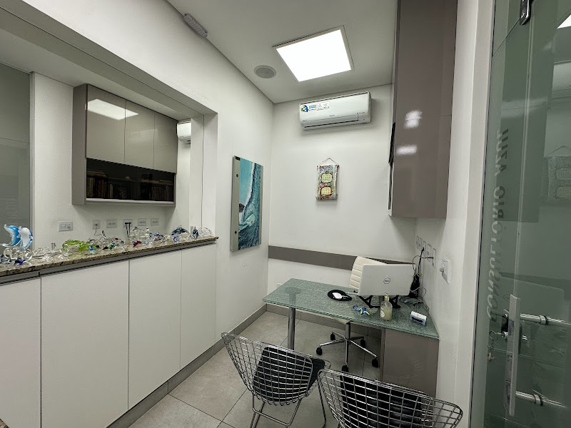 Foto 3 de Dra. Ângela Tupynambá | Dentista em Belo Horizonte | Prevenção | ATM | Clareamento | Aparelhos | Estética | Próteses