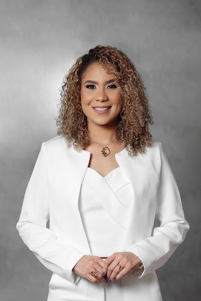 Foto 3 de Dra. Angie Castro - Cirurgia e Harmonização Orofacial