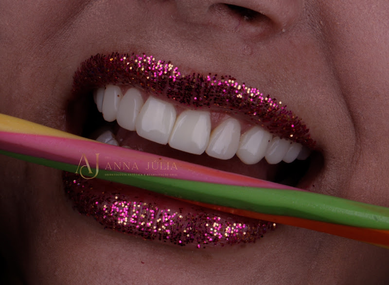 Foto 3 de Dra Anna Júlia - Dentista - Estética dental