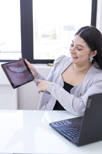 Foto 2 de Dra. Anna Rocha | Dentista em Mogi das Cruzes