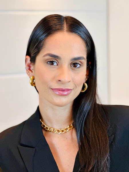 Foto 2 de Dra Anne Caroline - Implantodontista | Harmonização Orofacial