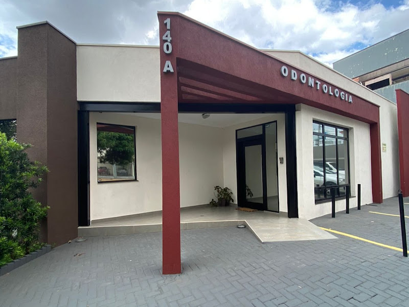 Foto de Dra. Aracéli Guerra Capitani, Implantes/Prótese/Estética