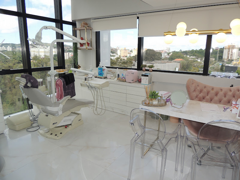 Foto 2 de Dra. Ariane Camargo | Harmonização Facial e Estética Avançada