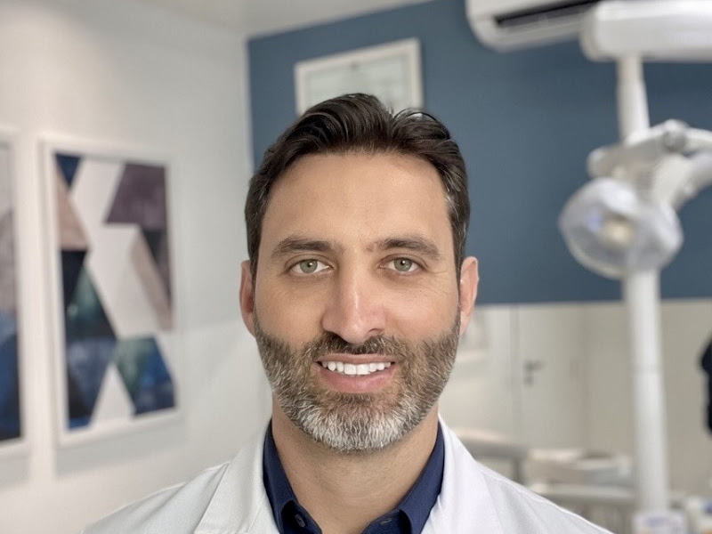 Foto 7 de Dra. Aritana Lopes Severo | Lentes de Resina e Periodontia | Pelotas-RS