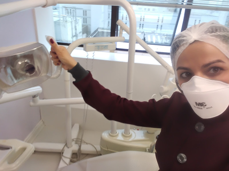 Foto 9 de Dra. Aritana Lopes Severo | Lentes de Resina e Periodontia | Pelotas-RS