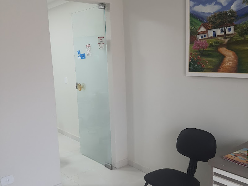 Foto de Dra. Assenção Leite / Cirurgiã - Dentista