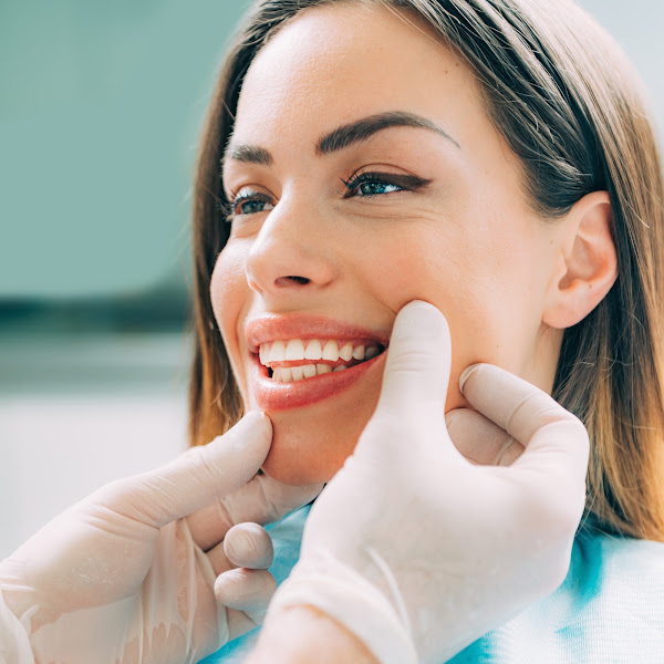 Foto 3 de Dra. Astir Jorge - Dentista ( Geral - Prótese - Implantes )