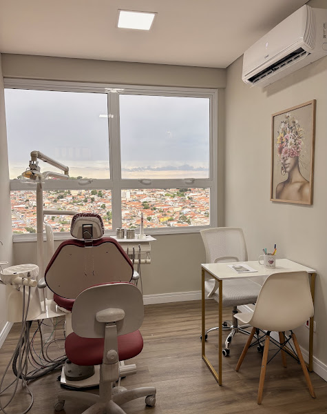 Foto 2 de Dra. Bárbara Abreu | Dentista | Lentes em Resina