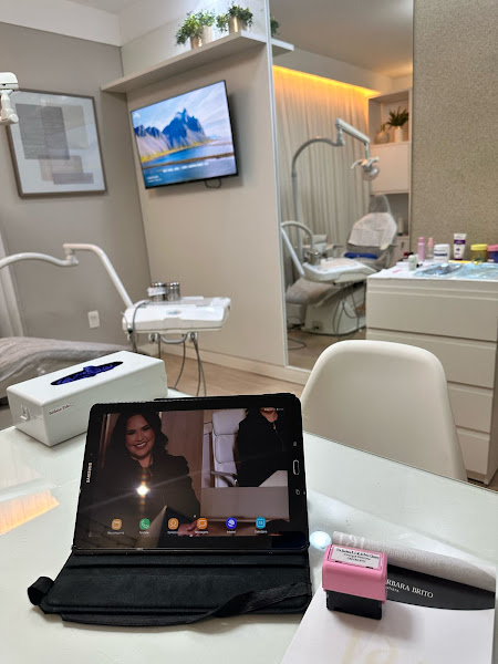 Foto 2 de Dra. Bárbara Brito - Cirurgiã-Dentista