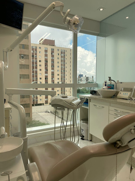 Foto 3 de Dra Bárbara Cominese - Consultório de Odontologia