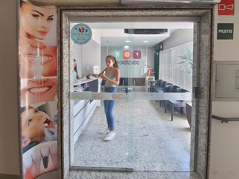 Foto 8 de Dra. Bárbara Hastenreiter - Dentista 24h e especialista em tratamento de canal