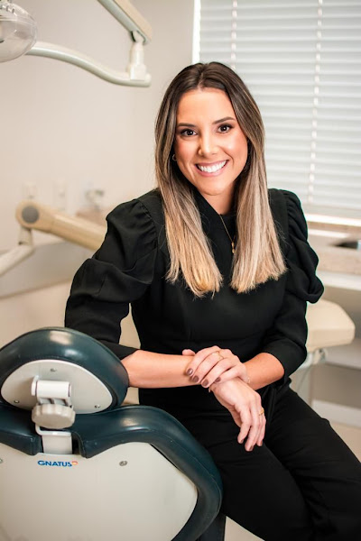 Foto 2 de Dra. Beatriz Cechinel - Esp. Tratamento de canal