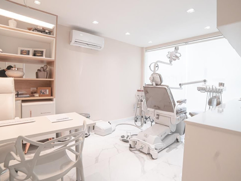 Foto 3 de Dra. Bia Moerbeck | Dentista | Harmonização Orofacial