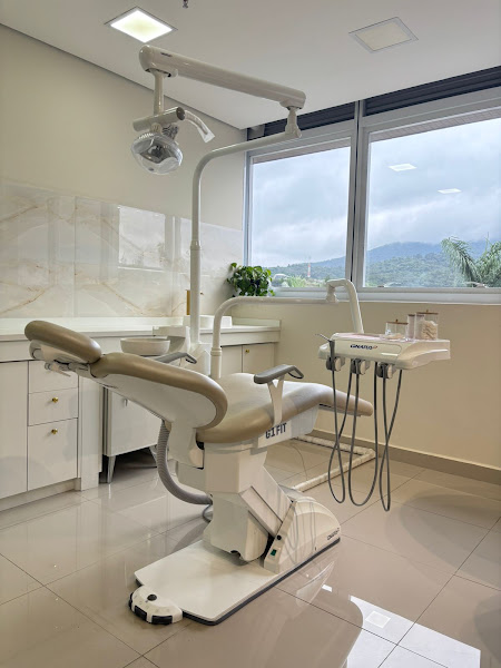 Foto 2 de Dra. Bianca Magalhães – Cirurgiã-Dentista