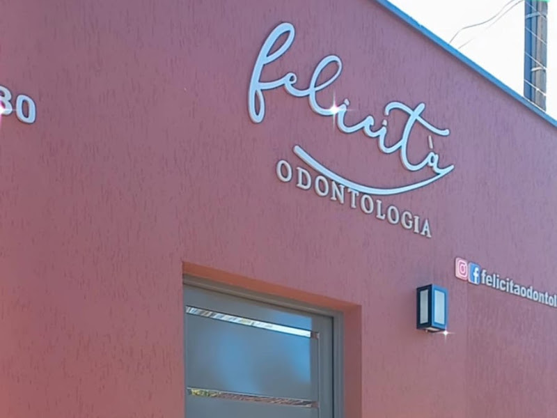 Foto 8 de Dra. Bianca Makiya Ferraro - Dentista Taubaté