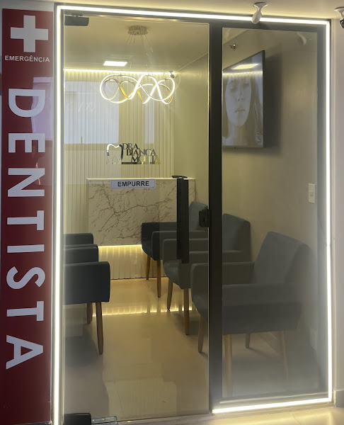 Foto 2 de Dra. Bianca Motta Urgência Odontologia | Dentista 24 Horas