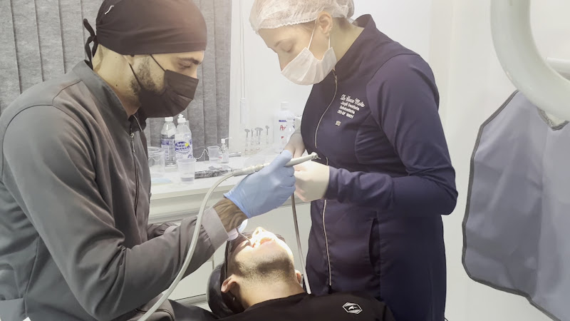 Foto 3 de Dra. Bianca Motta Urgência Odontologia | Dentista 24 Horas