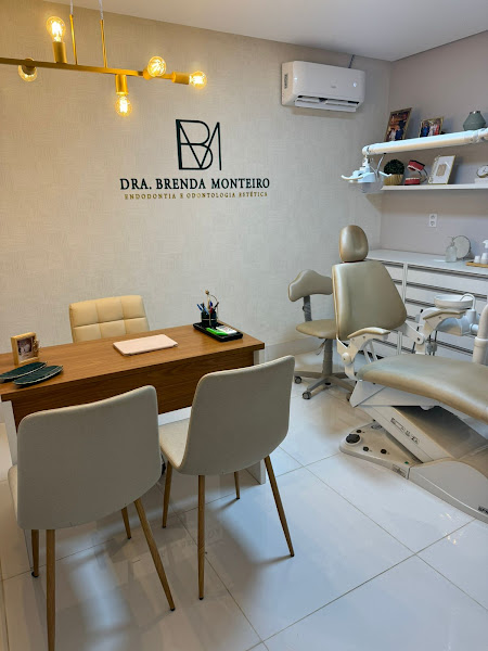 Foto 2 de Dra.Brenda Monteiro Dentista | Endodontista