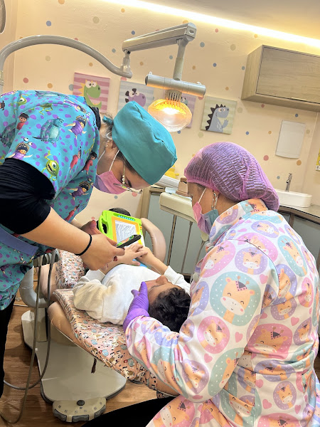 Foto 2 de Dra Bru - Odontopediatria