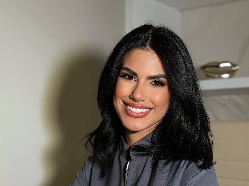 Foto de Dra. Bruna Caporal - Odontologia em Curitiba