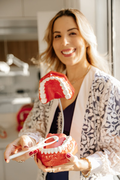 Foto 2 de Dra. Bruna Conde | Dentista Antenada | Referência em Halitose em São Paulo