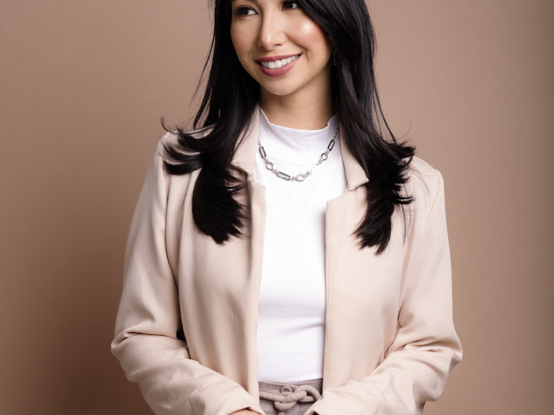 Foto de Dra. Bruna Maki | Dentista Especialista em Endodontia | Clínica Geral