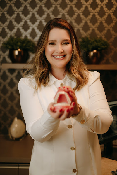 Foto 2 de Dra Bruna Mendes - Invisalign em Ponta Grossa| Facetas de Resina em Ponta Grossa | Clareamento dental em Ponta Grossa