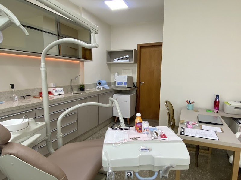 Foto 9 de Dra Bruna Viveiros - Ortodontia e Clínica Geral