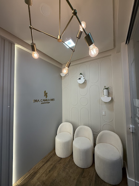 Foto 3 de Dra. Camila Abel Odontologia/Dentista Criciúma