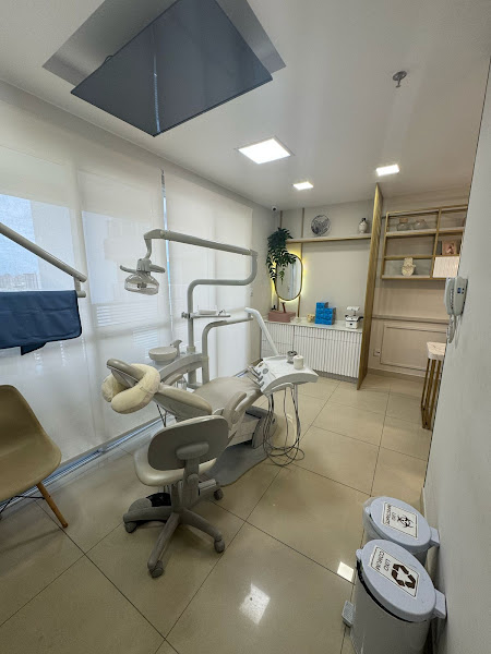 Foto 2 de Dra Camila Cardoso Ortodontia e Ortopedia Funcional dos Maxilares | Adultos, Crianças e Adolescentes | Alinhadores Invisíveis