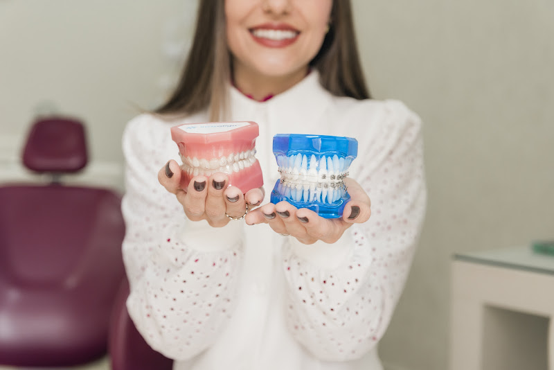 Foto 4 de Dra. Camila Castro - Reabilitação oral e estética dental