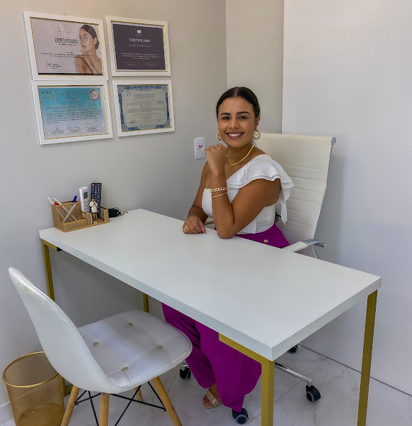 Foto 3 de Dra. Camila Falcao - Harmonização Facial